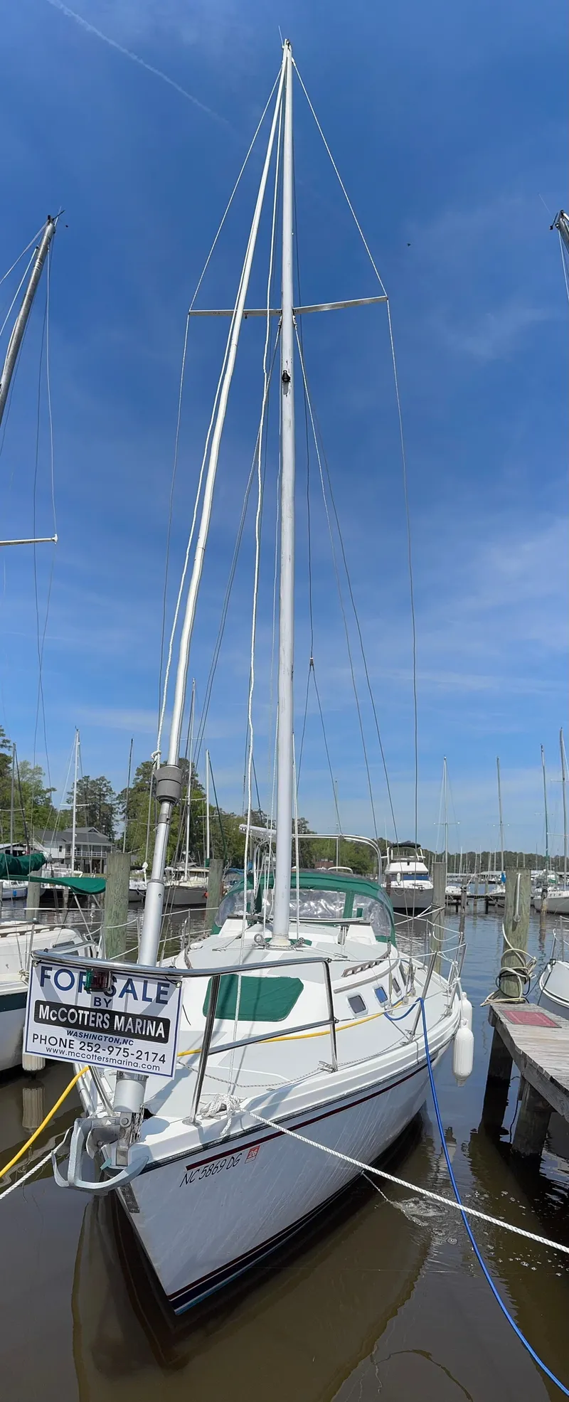 Slide: The Image of 1990 Catalina 34 MK 1.5 sailboat for sale, docked at marina. - 18