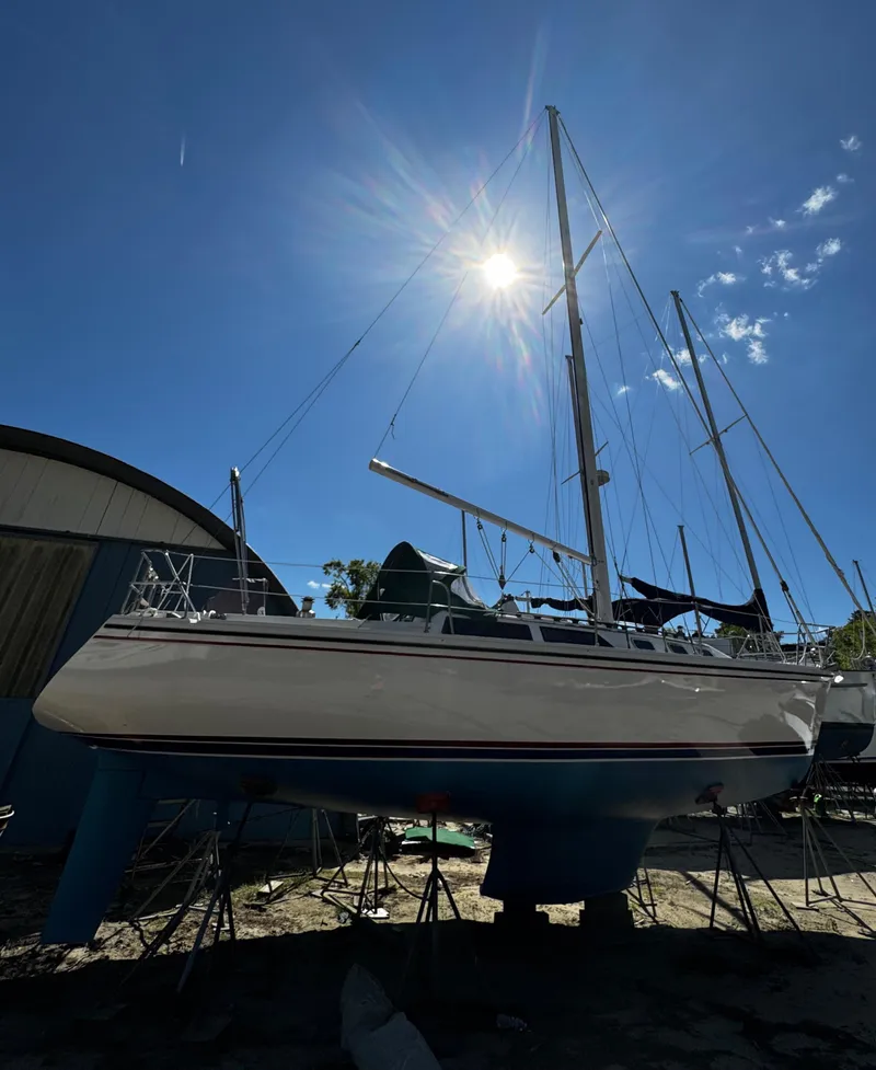 Slide: The Image of 1990 Catalina 34 MK 1.5 - 2