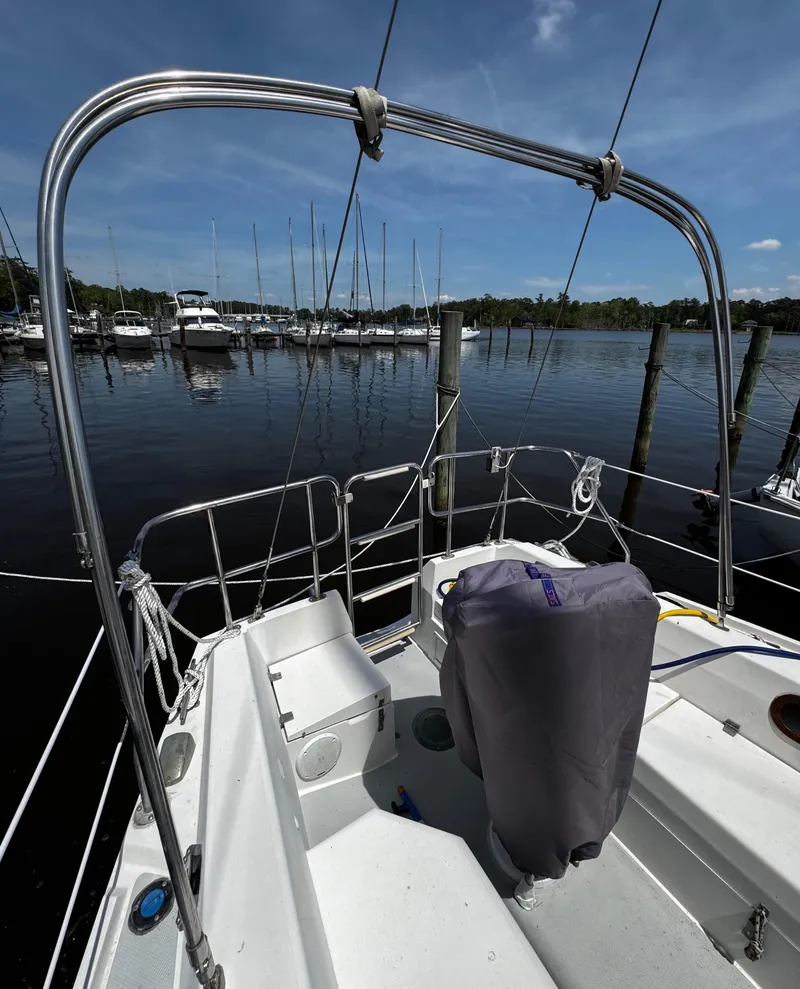 Slide: The Image of 1990 Catalina 34 MK 1.5 - 25