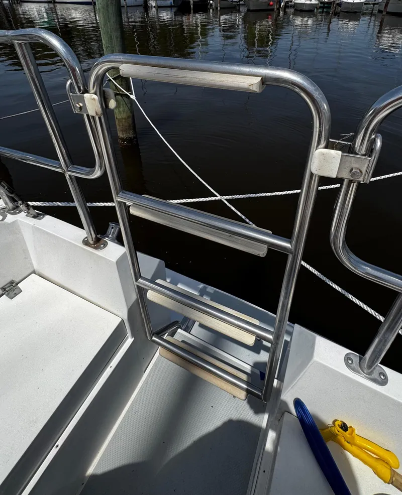 Slide: The Image of 1990 Catalina 34 MK 1.5 - 28