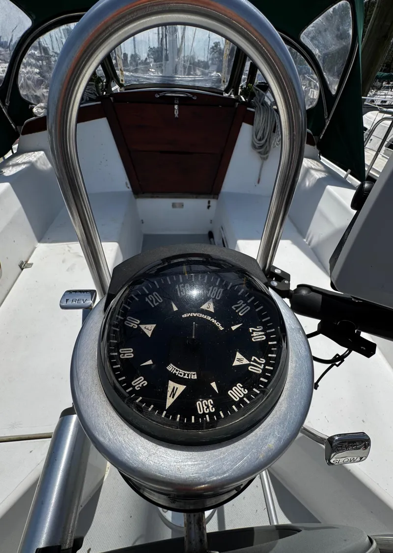 Slide: The Image of 1990 Catalina 34 MK 1.5 - 33