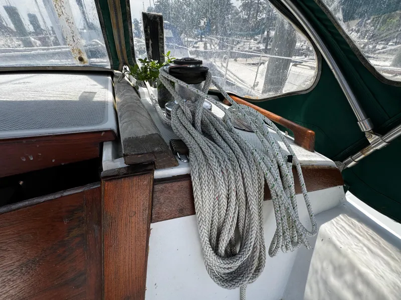 Slide: The Image of 1990 Catalina 34 MK 1.5 - 38