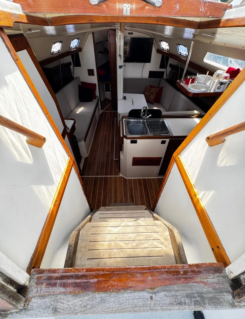 Slide: The Image of 1990 Catalina 34 MK 1.5 - 39