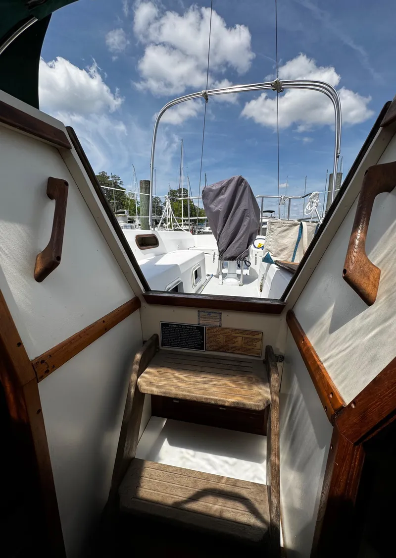 Slide: The Image of 1990 Catalina 34 MK 1.5 - 40