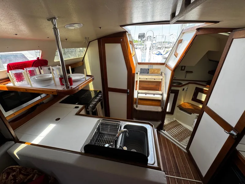 Slide: The Image of 1990 Catalina 34 MK 1.5 - 43