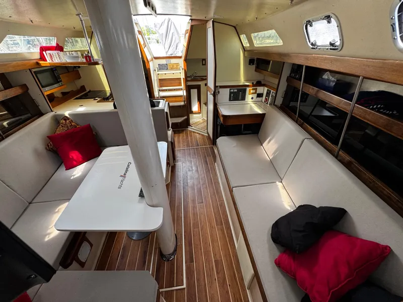 Slide: The Image of 1990 Catalina 34 MK 1.5 - 45