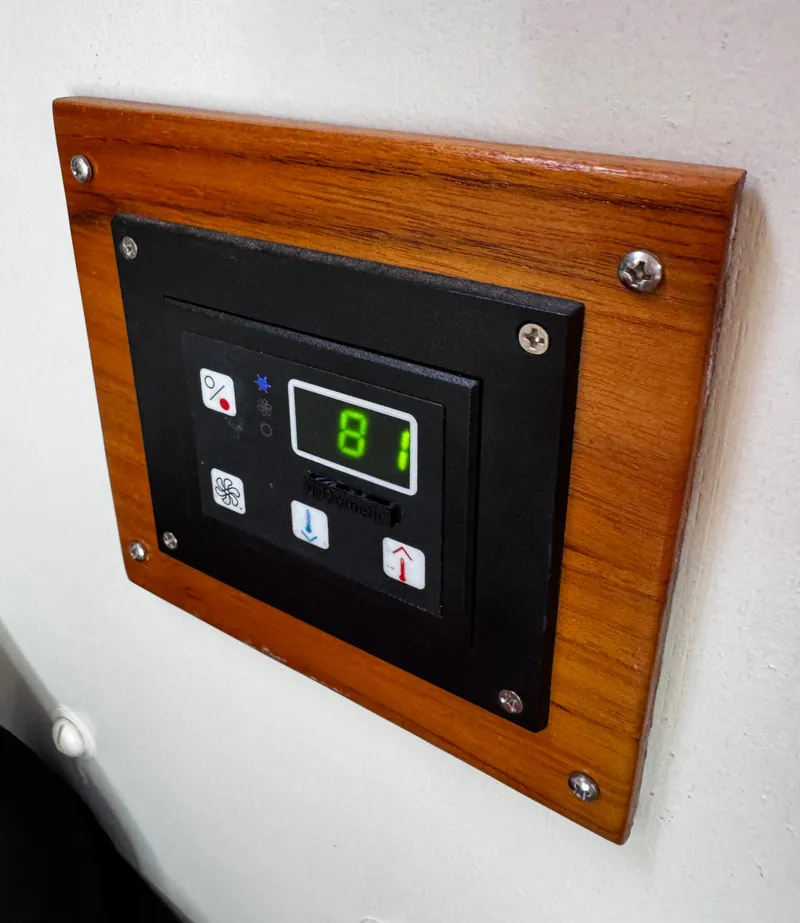 Slide: The Image of 1990 Catalina 34 MK 1.5 - 56