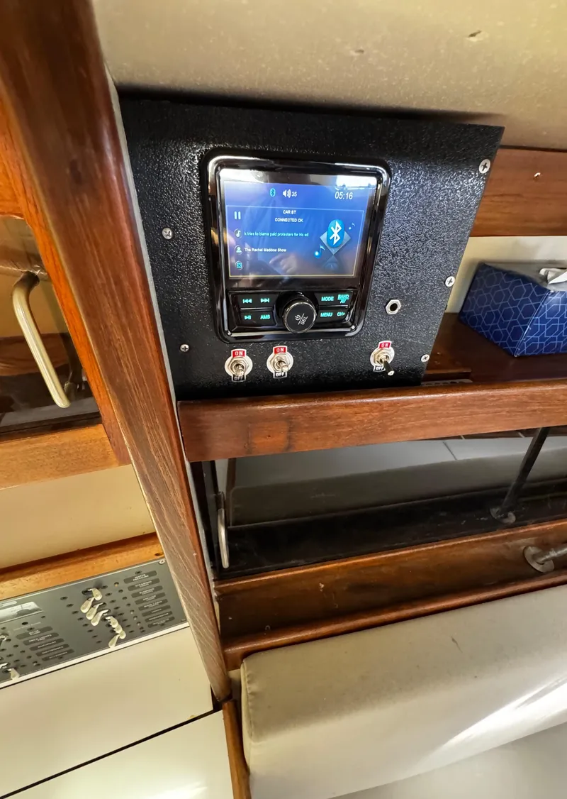 Slide: The Image of 1990 Catalina 34 MK 1.5 - 59