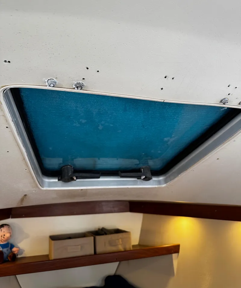 Slide: The Image of Catalina 34 MK 1.5 1990 - 62