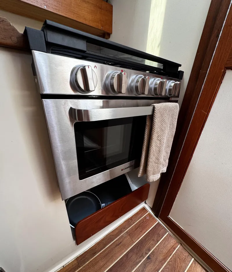 Slide: The Image of 1990 Catalina 34 MK 1.5 - 63