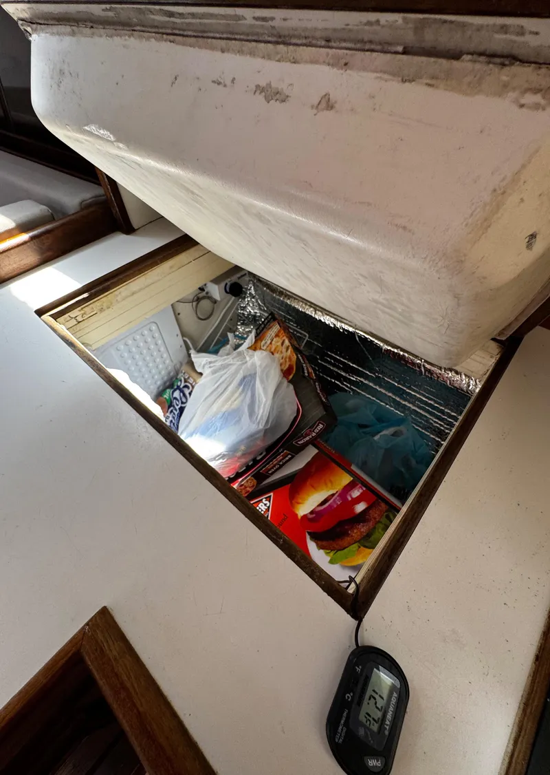 Slide: The Image of 1990 Catalina 34 MK 1.5 - 66