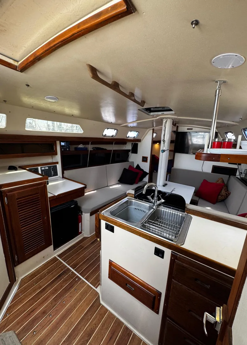 Slide: The Image of 1990 Catalina 34 MK 1.5 - 68