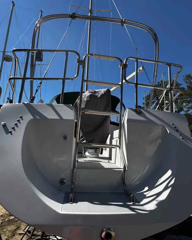 Slide: The Image of 1990 Catalina 34 MK 1.5 - 7