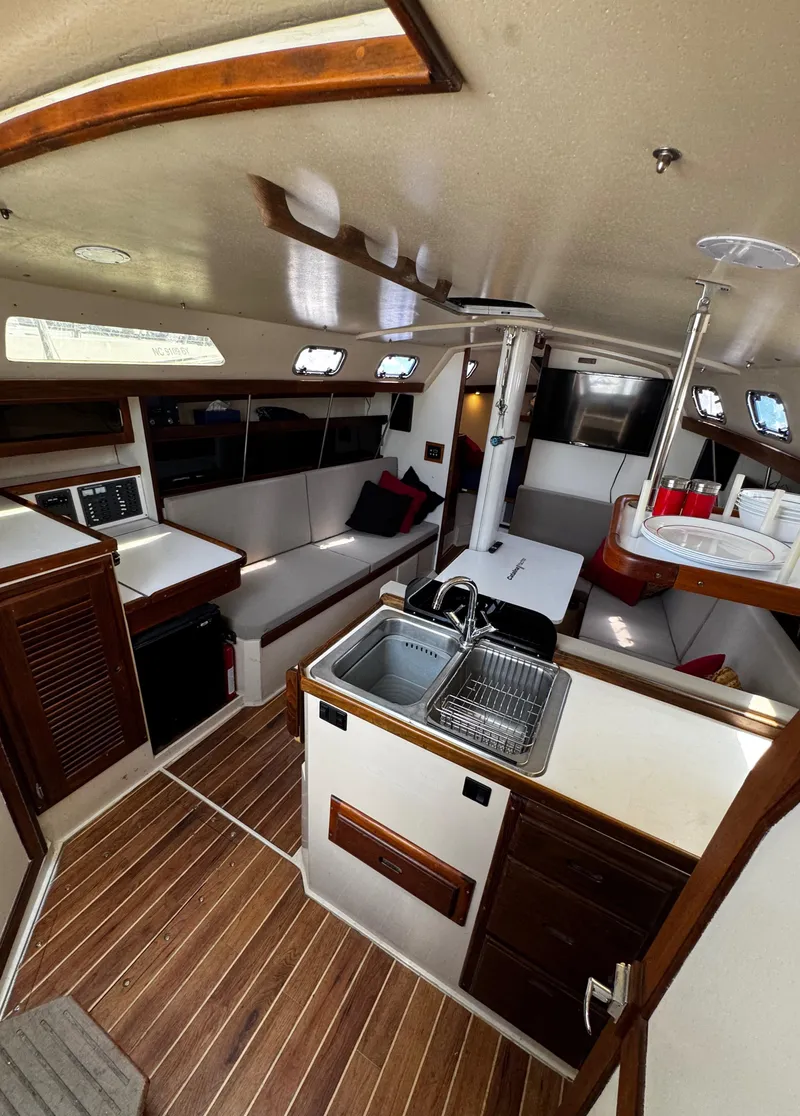 Slide: The Image of 1990 Catalina 34 MK 1.5 - 72