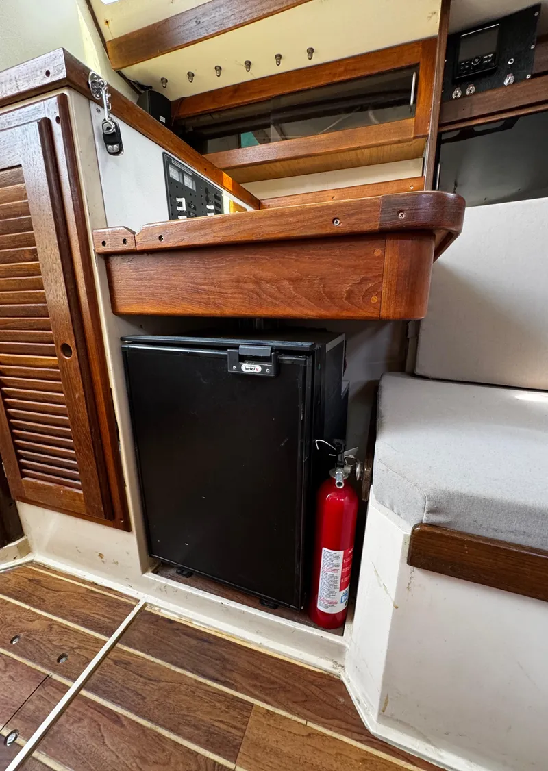 Slide: The Image of 1990 Catalina 34 MK 1.5 - 74