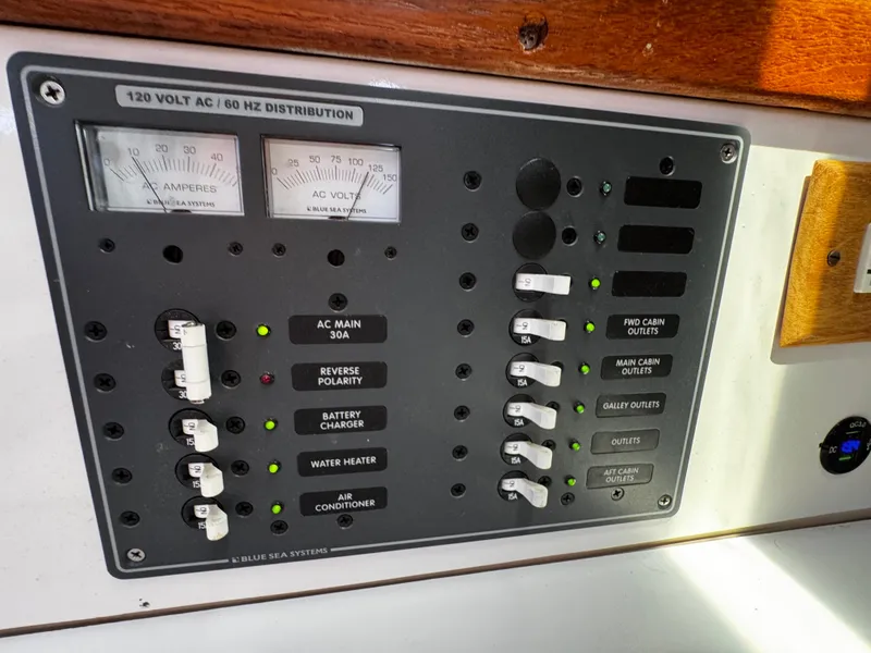 Slide: The Image of 1990 Catalina 34 MK 1.5 - 77