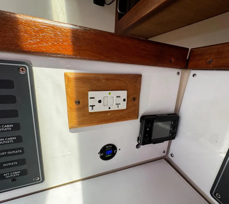 Slide: The Image of 1990 Catalina 34 MK 1.5 - 78