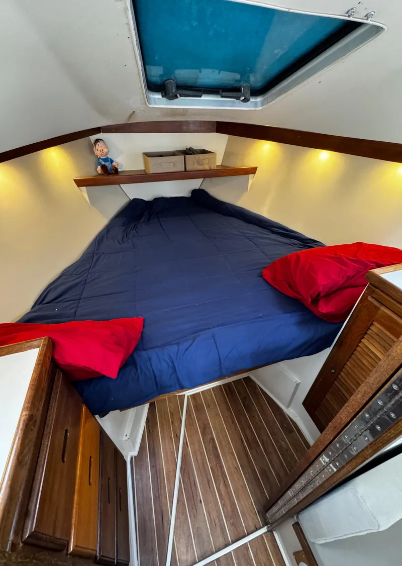 Slide: The Image of 1990 Catalina 34 MK 1.5 - 79