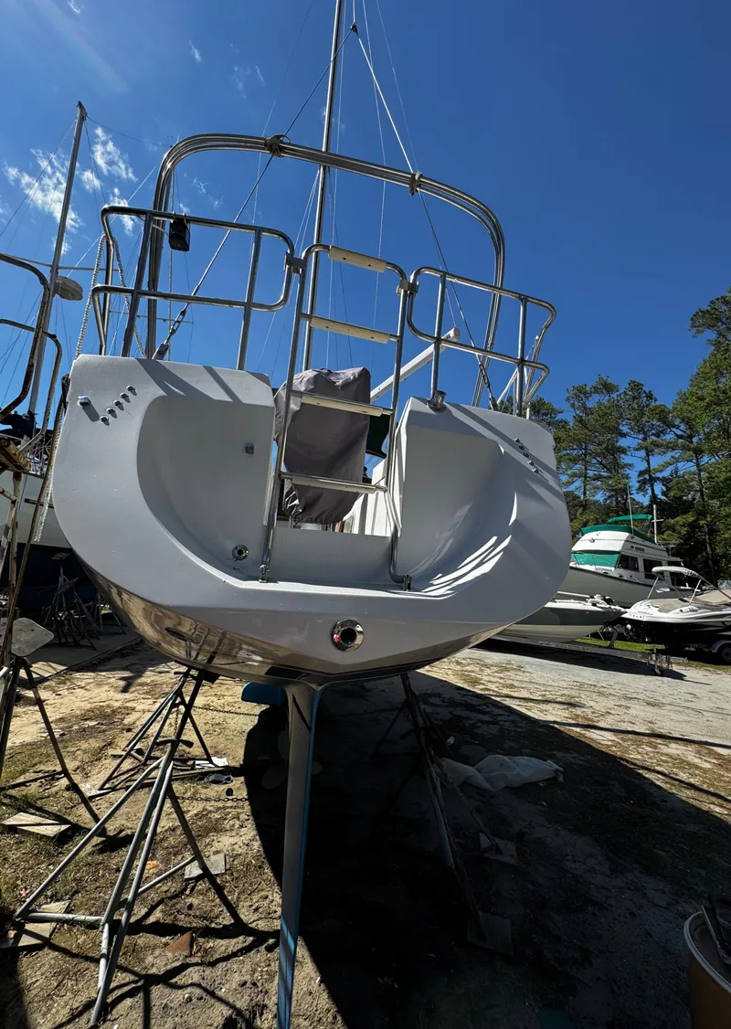 Slide: The Image of 1990 Catalina 34 MK 1.5 - 8