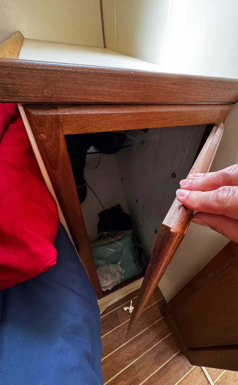 Slide: The Image of 1990 Catalina 34 MK 1.5 - 82