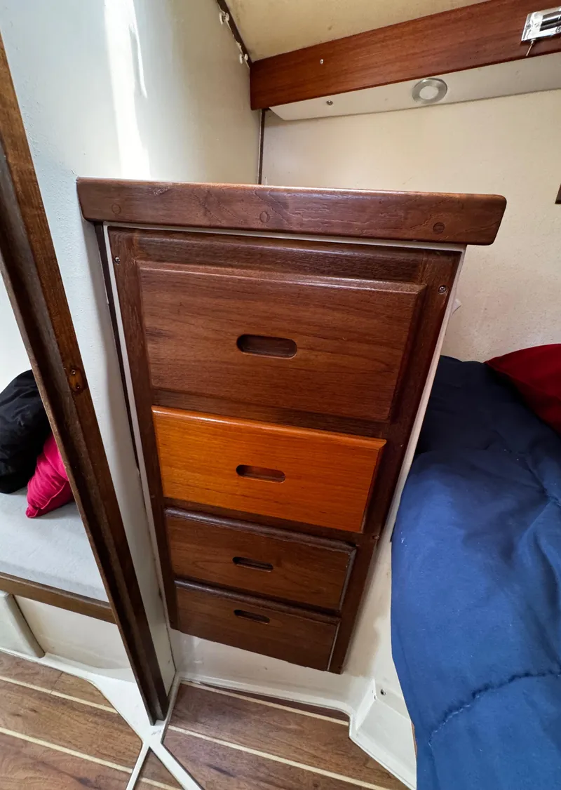 Slide: The Image of 1990 Catalina 34 MK 1.5 - 84