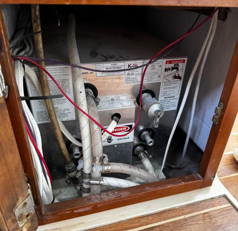 Slide: The Image of 1990 Catalina 34 MK 1.5 - 93