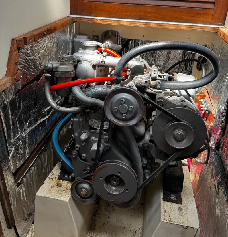 Slide: The Image of 1990 Catalina 34 MK 1.5 - 95