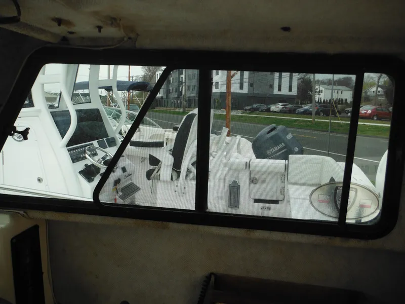 Slide: The Image of Interior view of a 2002 Parker 2520 Modified Vee Sport Cabin boat. - 40