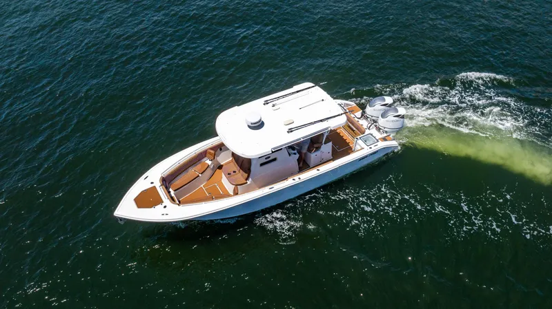 Slide: The Image of Sea Pro 320 DLX Offshore 2023 - 53