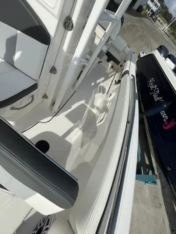 Slide: The Image of Robalo R222 Explorer 2022 - 12