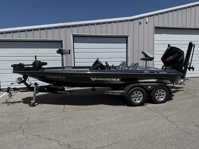 Slide: The Image of Phoenix Bass Boat 919 Pro xp 2021 - 1