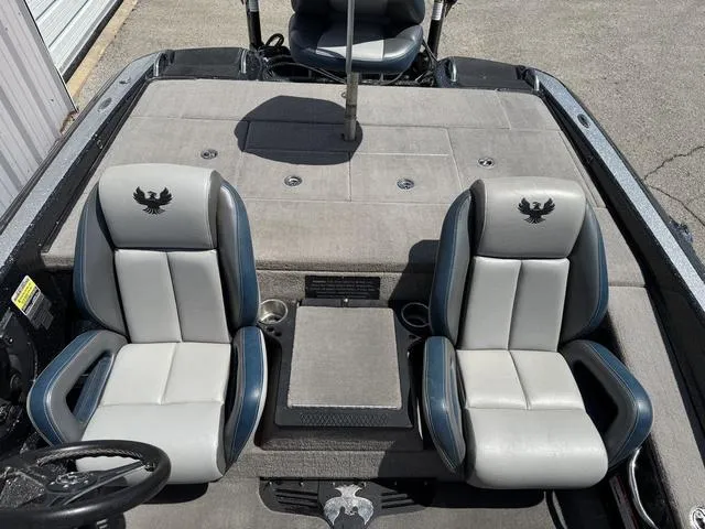 Slide: The Image of Phoenix Bass Boat 919 Pro xp 2021 - 15