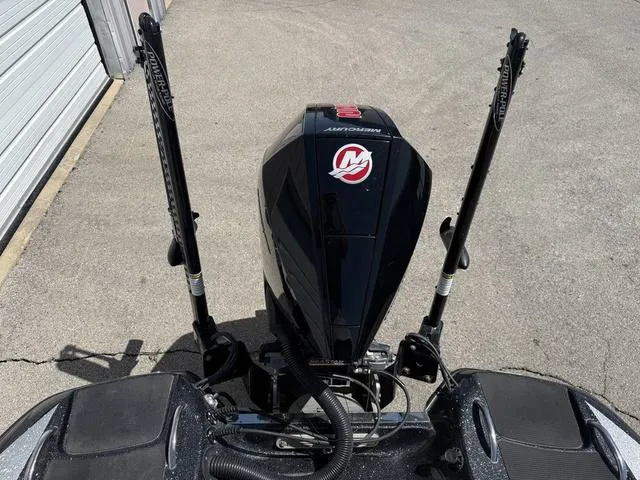 Slide: The Image of Phoenix Bass Boat 919 Pro xp 2021 - 16