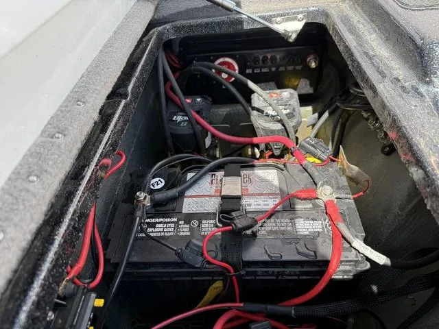 Slide: The Image of Phoenix Bass Boat 919 Pro xp 2021 - 17