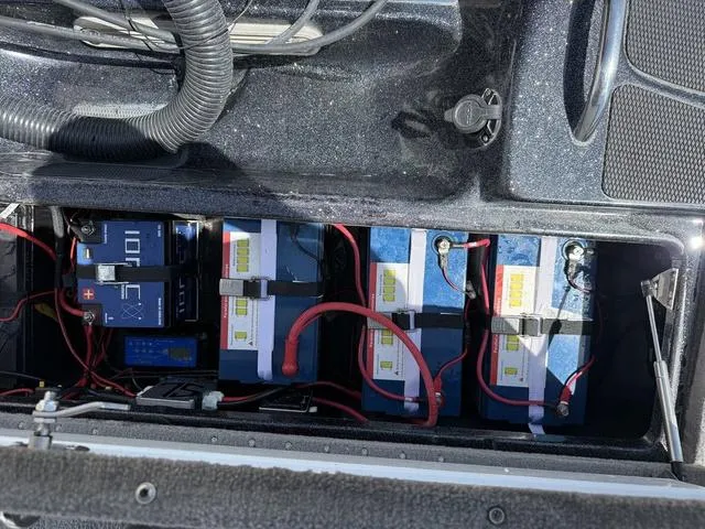 Slide: The Image of Phoenix Bass Boat 919 Pro xp 2021 - 18