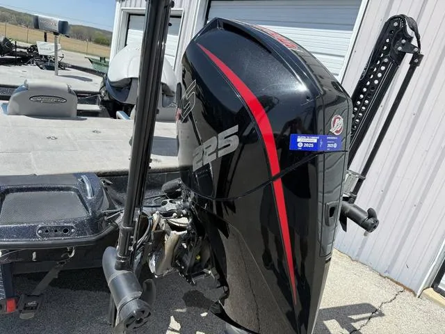 Slide: The Image of Phoenix Bass Boat 919 Pro xp 2021 - 4