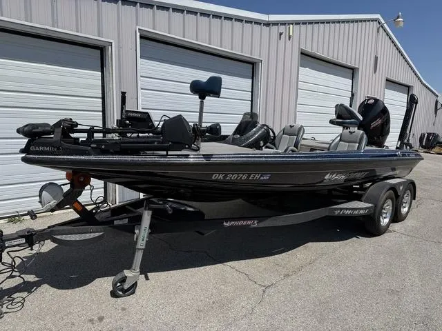 Slide: The Image of Phoenix Bass Boat 919 Pro xp 2021 - 6