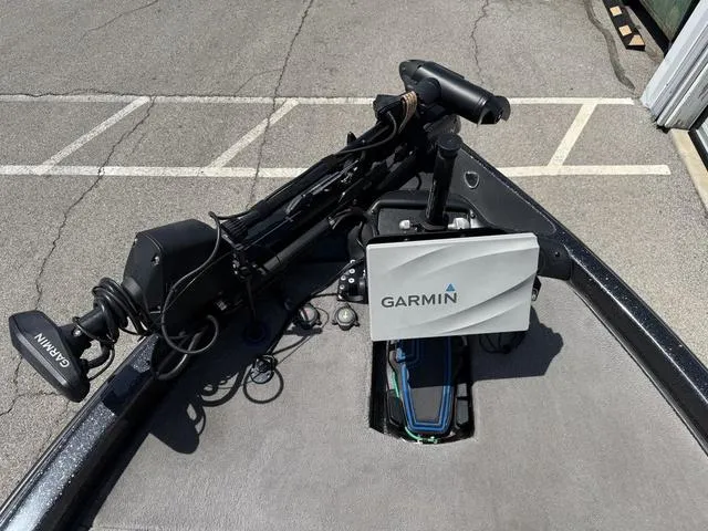 Slide: The Image of Phoenix Bass Boat 919 Pro xp 2021 - 8