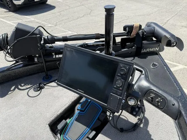 Slide: The Image of Phoenix Bass Boat 919 Pro xp 2021 - 9