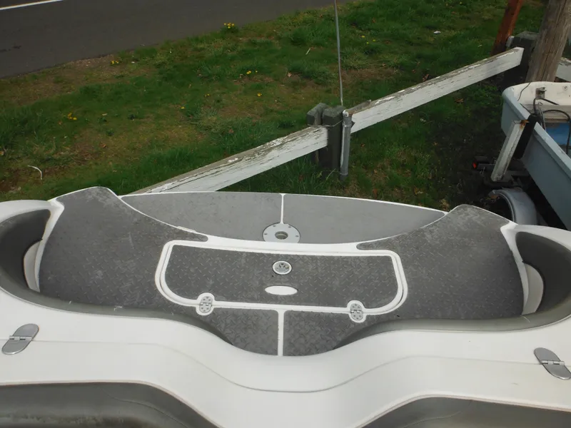 Slide: The Image of 2008 Yamaha Boats SX210 deck with gray non-slip surface, viewed from above. - 41