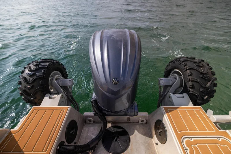 Slide: The Image of Sealegs 8.5M 2022 amphibious boat with wheels and motor in water. - 7