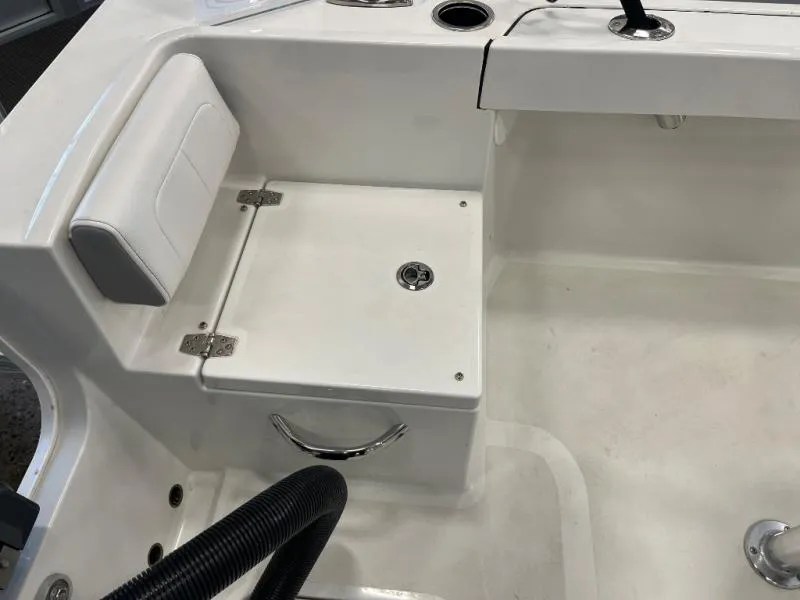 Slide: The Image of Parker Marine 18SE Center Console 2025 - 12