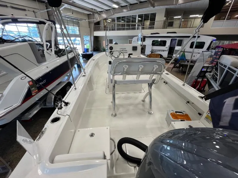 Slide: The Image of Parker Marine 18SE Center Console 2025 - 5