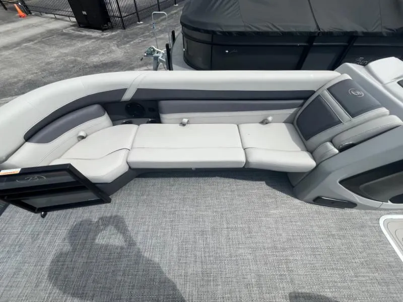 Slide: The Image of Cabrio C24UC 2024 - 5