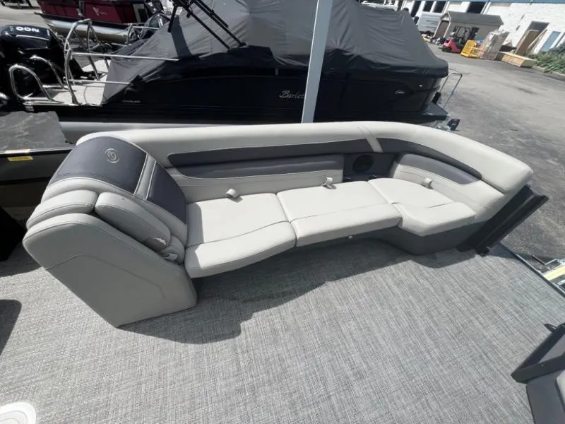 Slide: The Image of Cabrio C24UC 2024 - 6