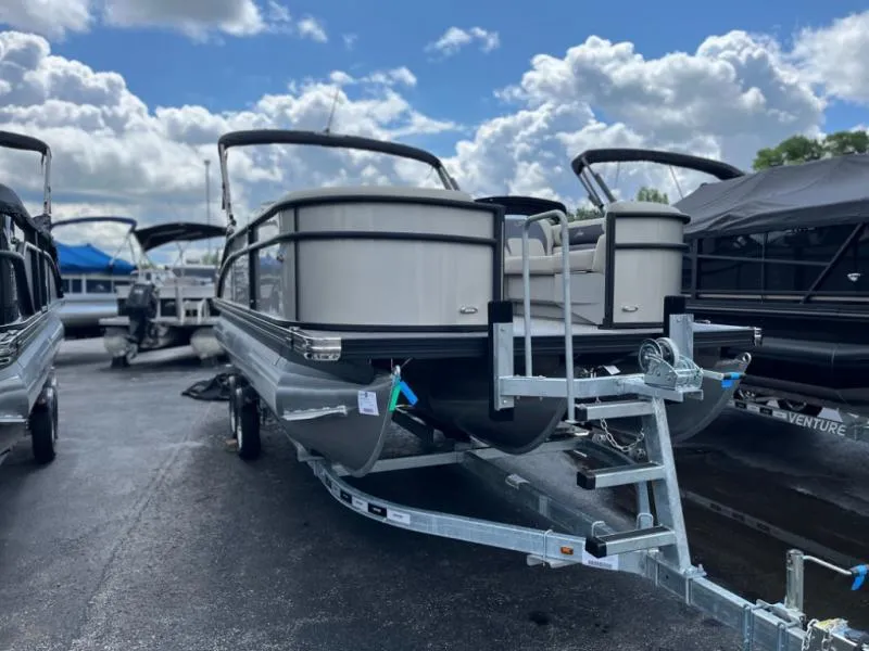 Slide: The Image of Aria A22UC 2024 - 1