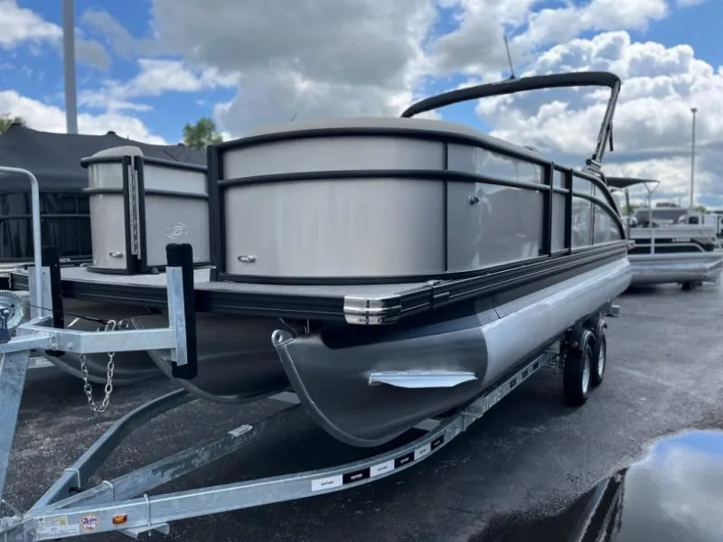 Slide: The Image of Aria A22UC 2024 - 4