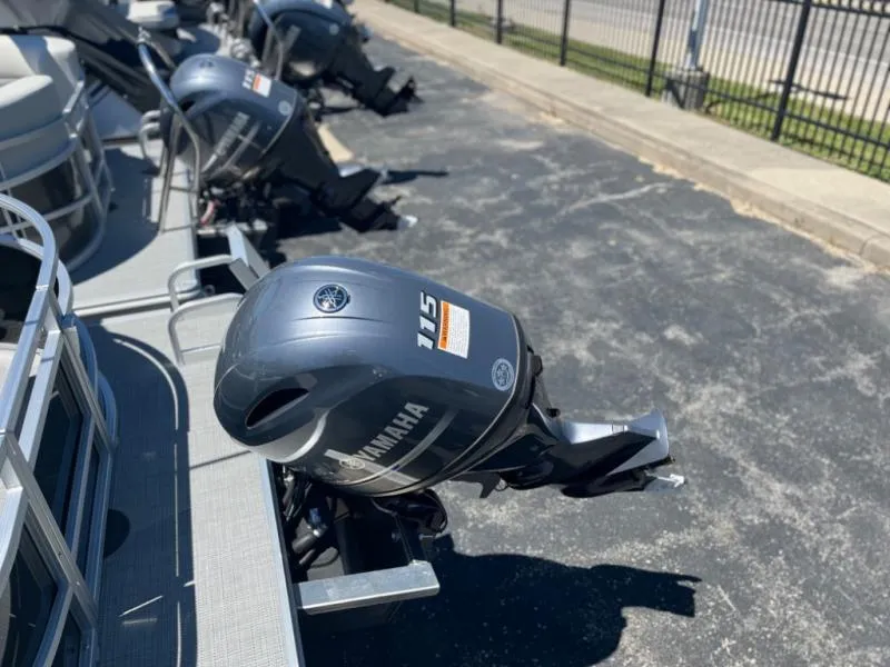 Slide: The Image of 2024 Vista Fish 20 boat with Yamaha 115 outboard motor in parking lot. - 11