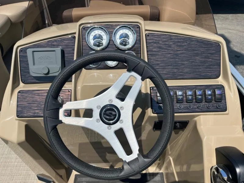 Slide: The Image of Mirage 822 CLZ 2025 - 10