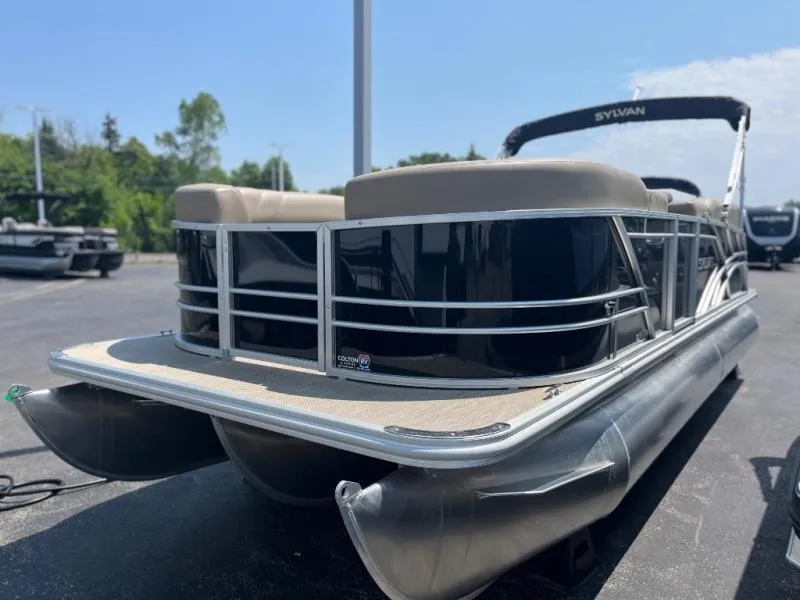 Slide: The Image of Mirage 822 CLZ 2025 - 3